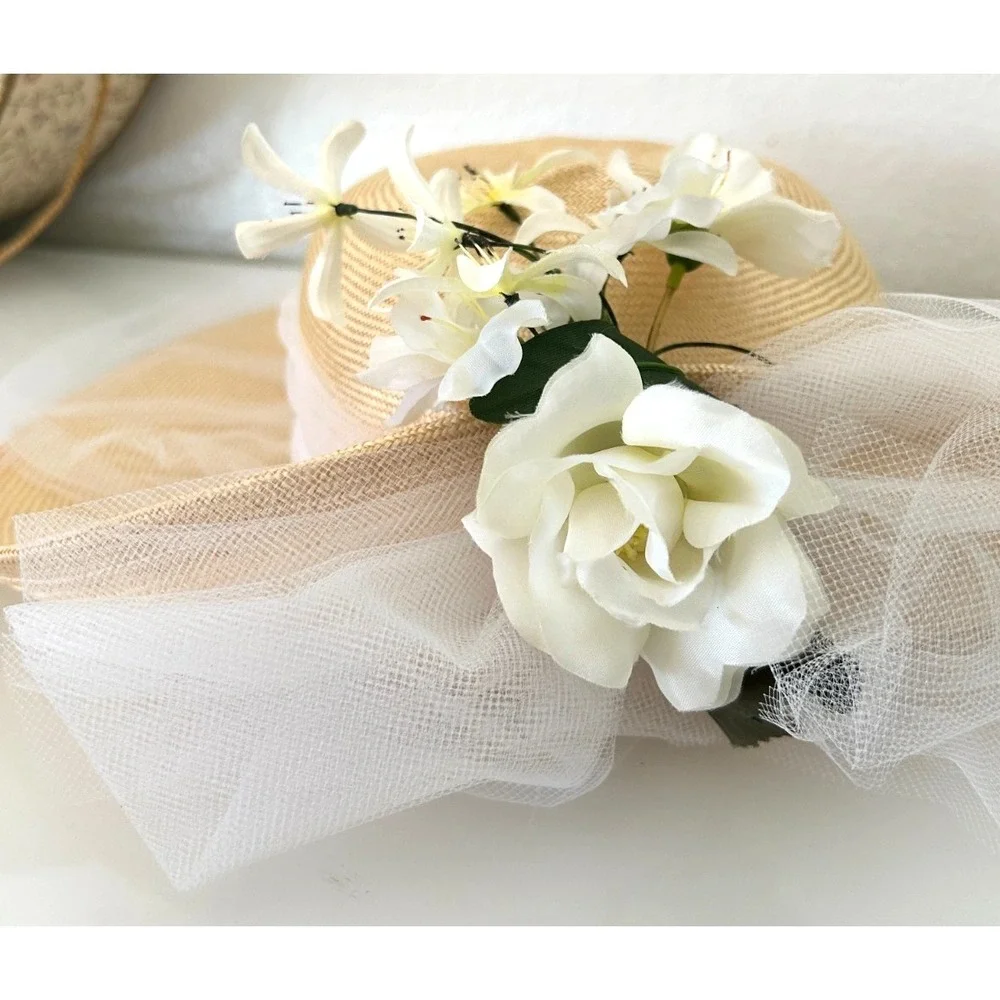 Betmar Wide Brim Straw Dress Hat Cream Veil Flowers Vintage  display picture 2